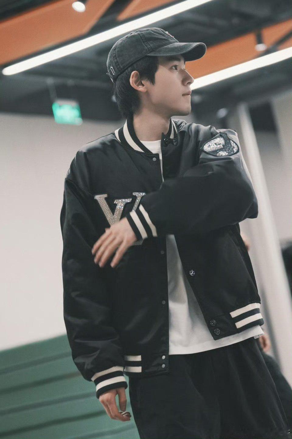 宋亚轩素颜训练照来啦 