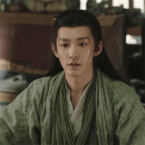 #邓为演男狐狸精#杨紫的《长相思》开播了，里面的男生可谓是给了大家很大的惊喜，尤