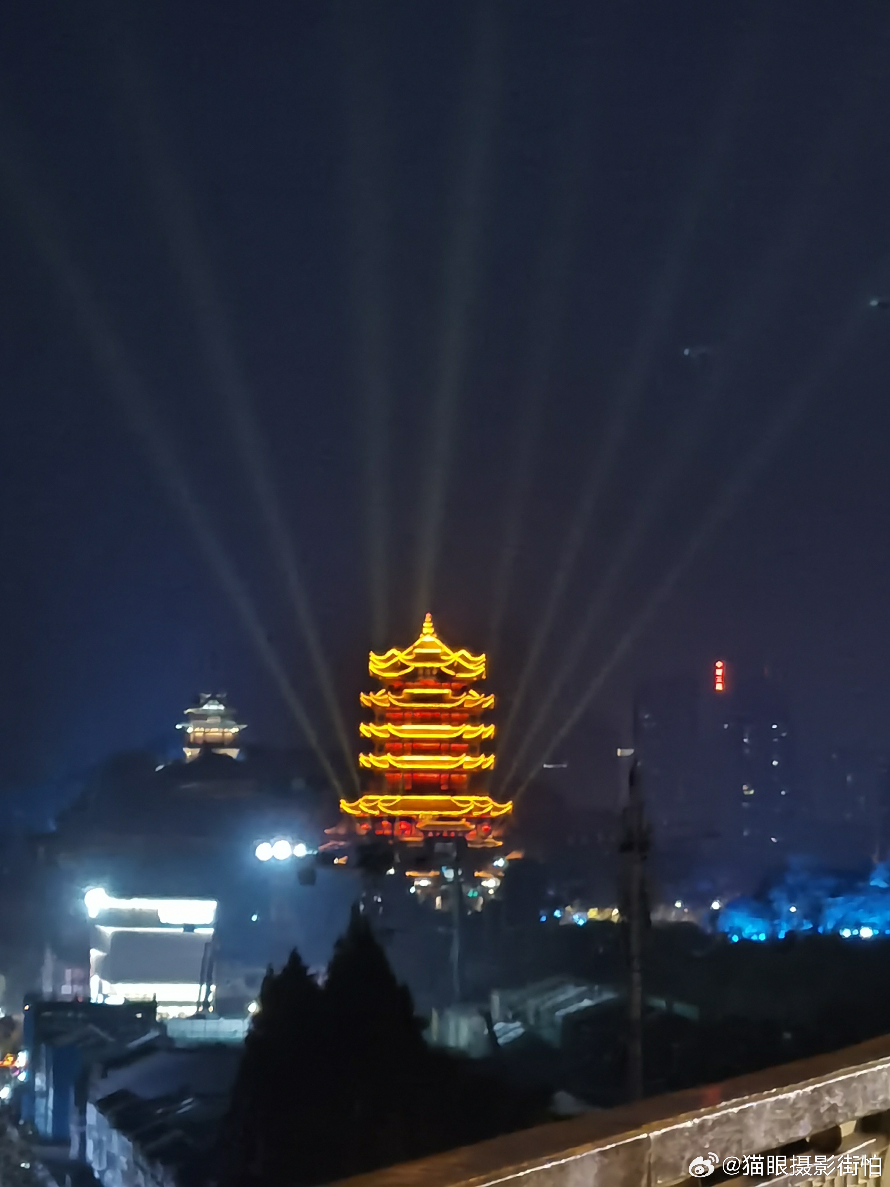 啥情况啊？一发就违规。 ​​​