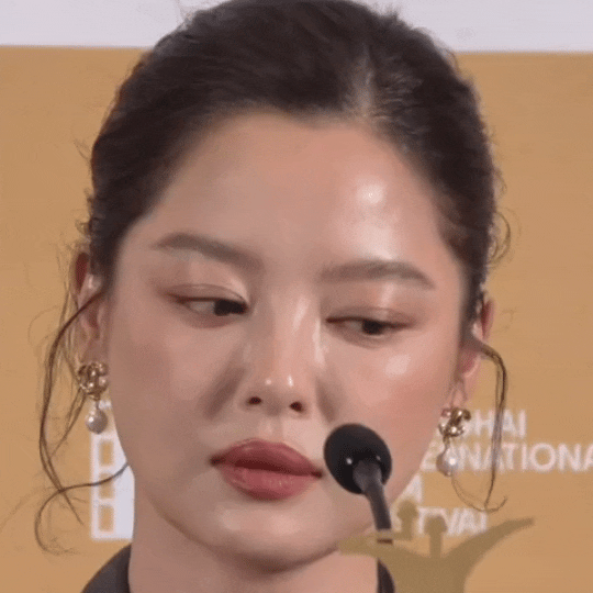 极品贵公子这钱赚的太爽了，坐着说几句话等着漂亮妹妹为他争风吃醋 