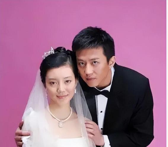 车晓的母亲王丽云曾说：“在车晓20岁时我就安排了相亲，当时要是邓超做我的女婿我就