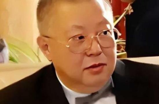 万万没想到，6年前反中乱港分子的幕后金主，竟是个“爱国”商人，他人前自居“爱国华