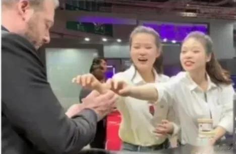 

人家道歉来了，MINI中国就“冰淇淋”事件致歉：视频里的4-5个“老外”为公