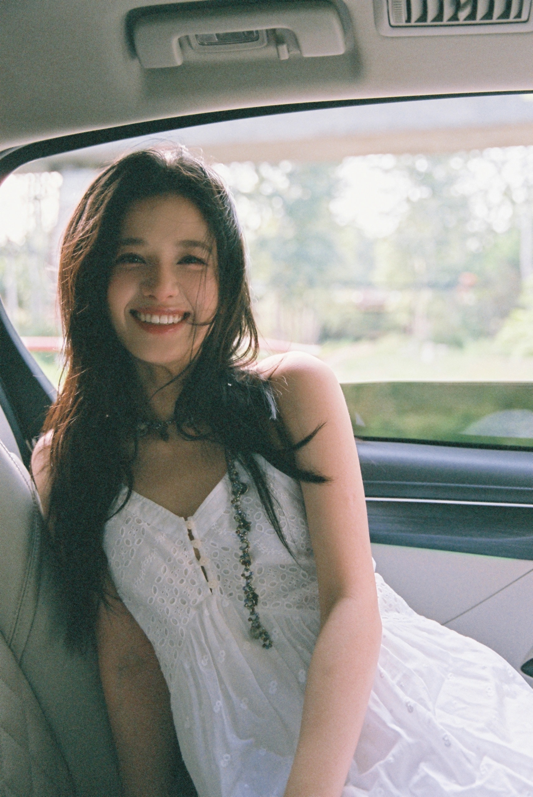 风是自由的 希望你也是  #张婧仪 ​​​