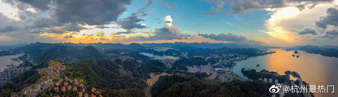 【起飞！#俯瞰千岛湖全景#】#如画杭州#天边云卷云舒，恍若人间仙境。星罗棋布的群