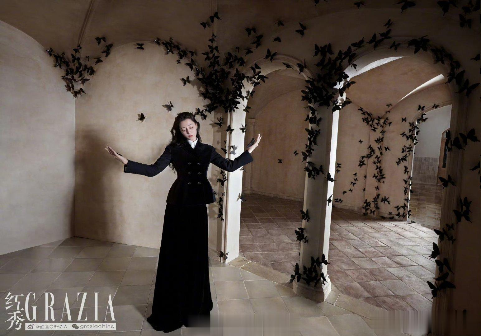 #迪丽热巴虎纹裙##迪丽热巴蝴蝶女王# 这组也太美咯热巴[哇] ​​​