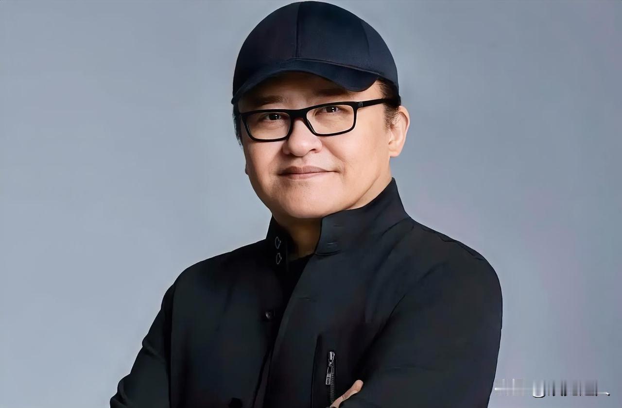 至此，《甄嬛传》主题曲的两位歌手都去世了！

9月26号对外经贸大学发了讣告，刘