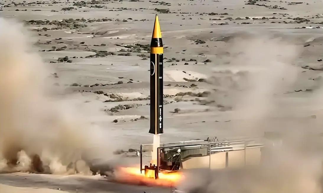 击中了，击中了，已经官宣！以色列被伊朗使用1吨重弹头的导弹击中了！

大家不用担