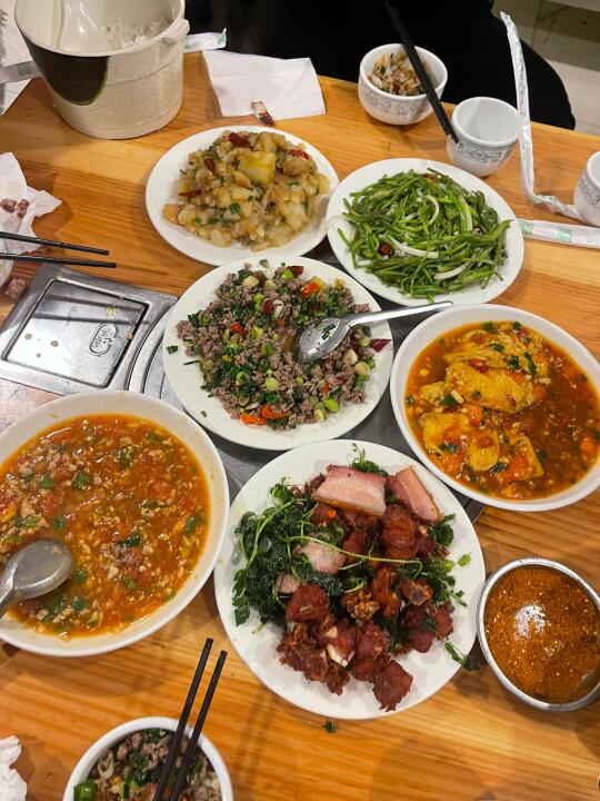 个人觉得！！的确是丽江最好吃的小破店🥵🥵