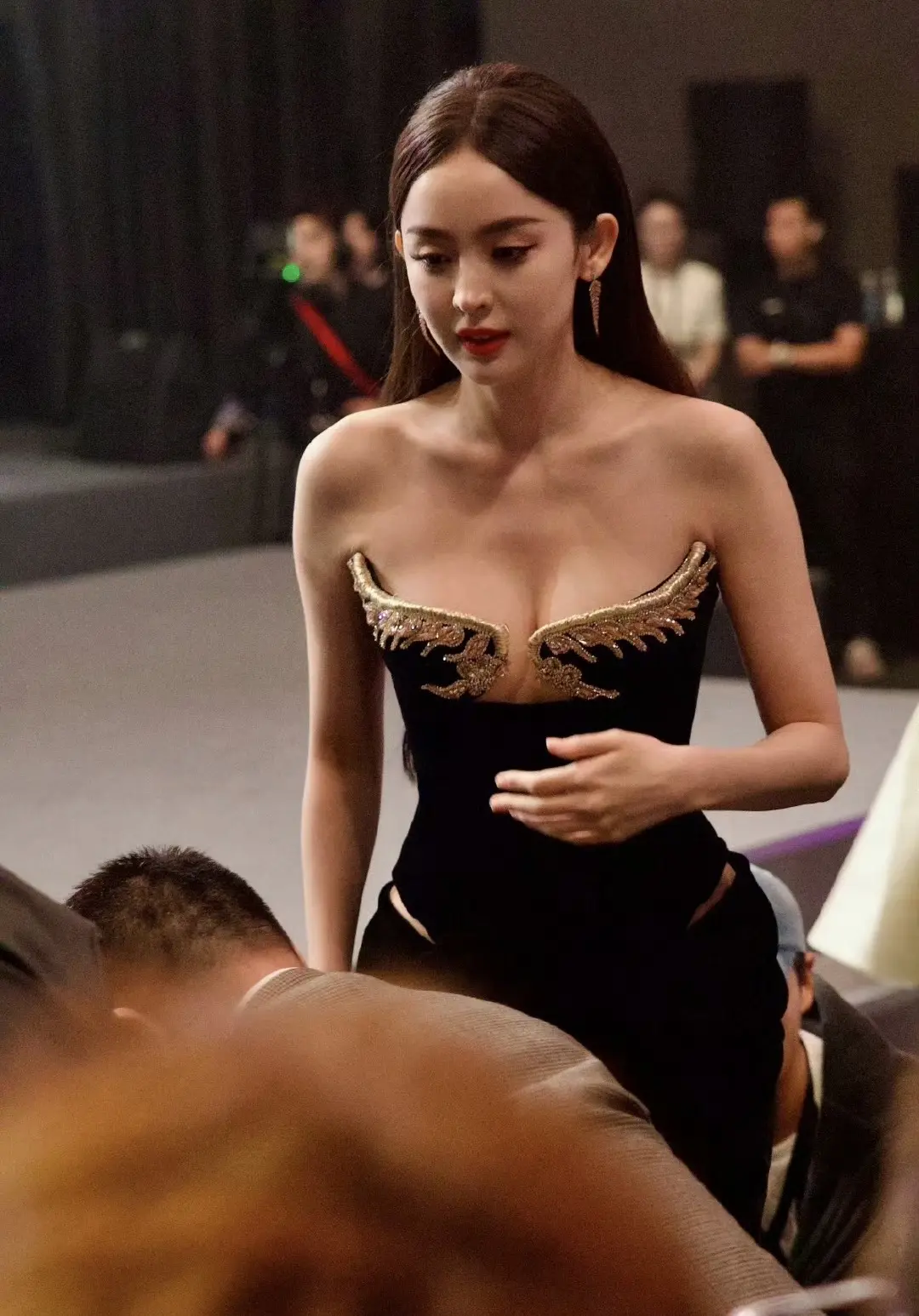 娜扎。