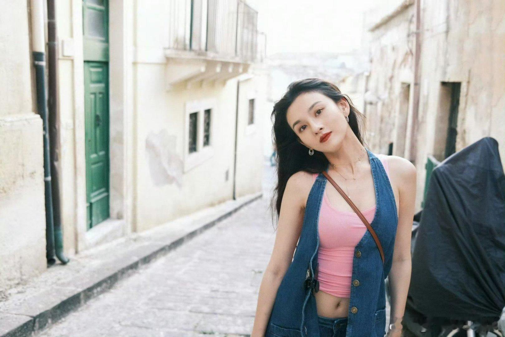 宋祖儿八月行程图 上面还有只🪿[兔子][兔子] ​​​祖🪿我们喜欢你 ​​​