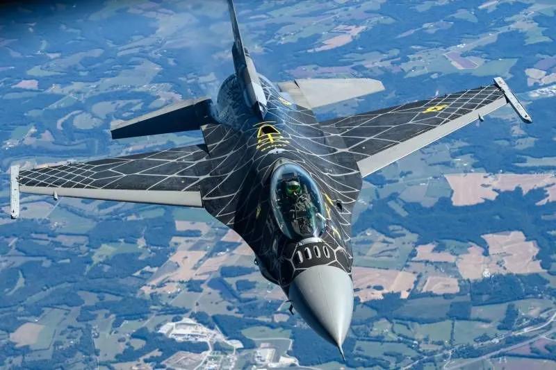 洛克希德·马丁公司宣布F-16战斗机生产计划：一年4个中队 在几年的停滞期间，当