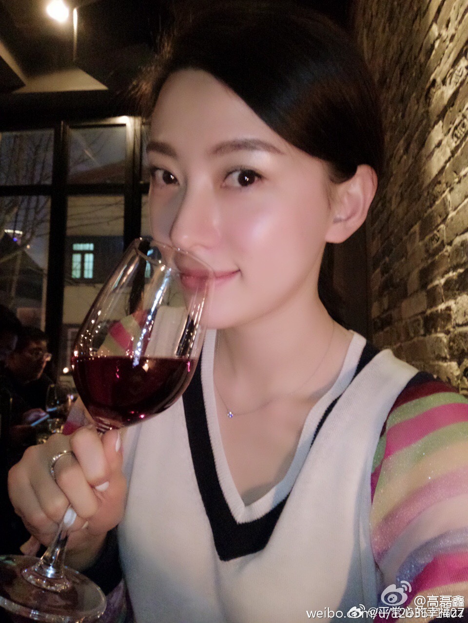 薛之谦高磊鑫二胎热点观点﻿ 高磊鑫挺孕肚逛商场，薛之谦要当二胎爸了！前女友破防了