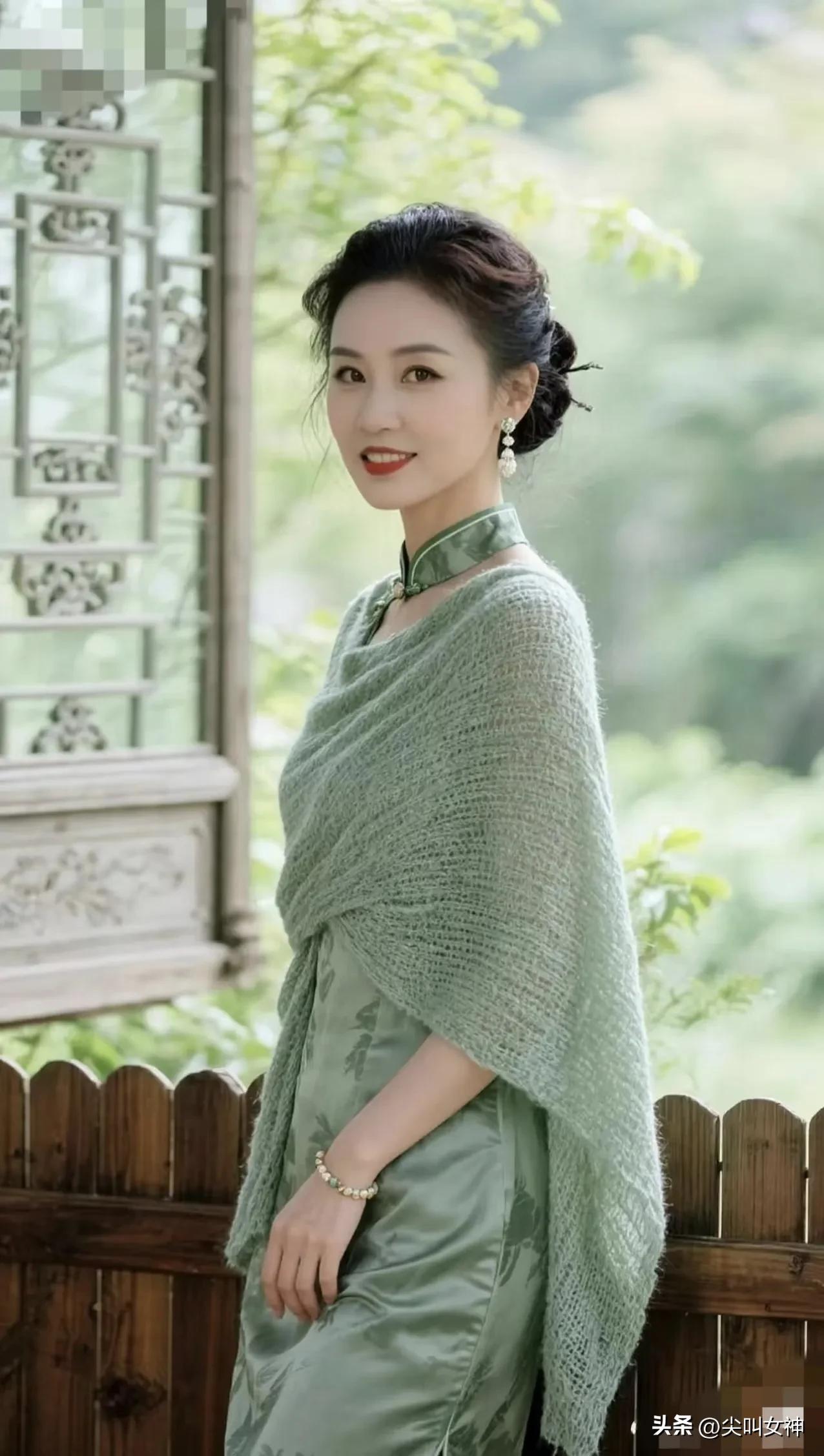 🔥 联坛高手速来应战！这副五言下联意境绝了，全网苦寻神级上联！
短短五字藏尽山