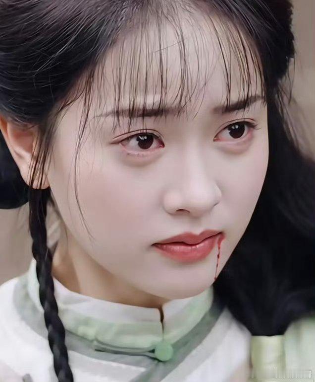 这个紫薇漂亮，比马伊俐海陆好看，和林心如平分秋色，还和沈月有几分相像，新版还珠对