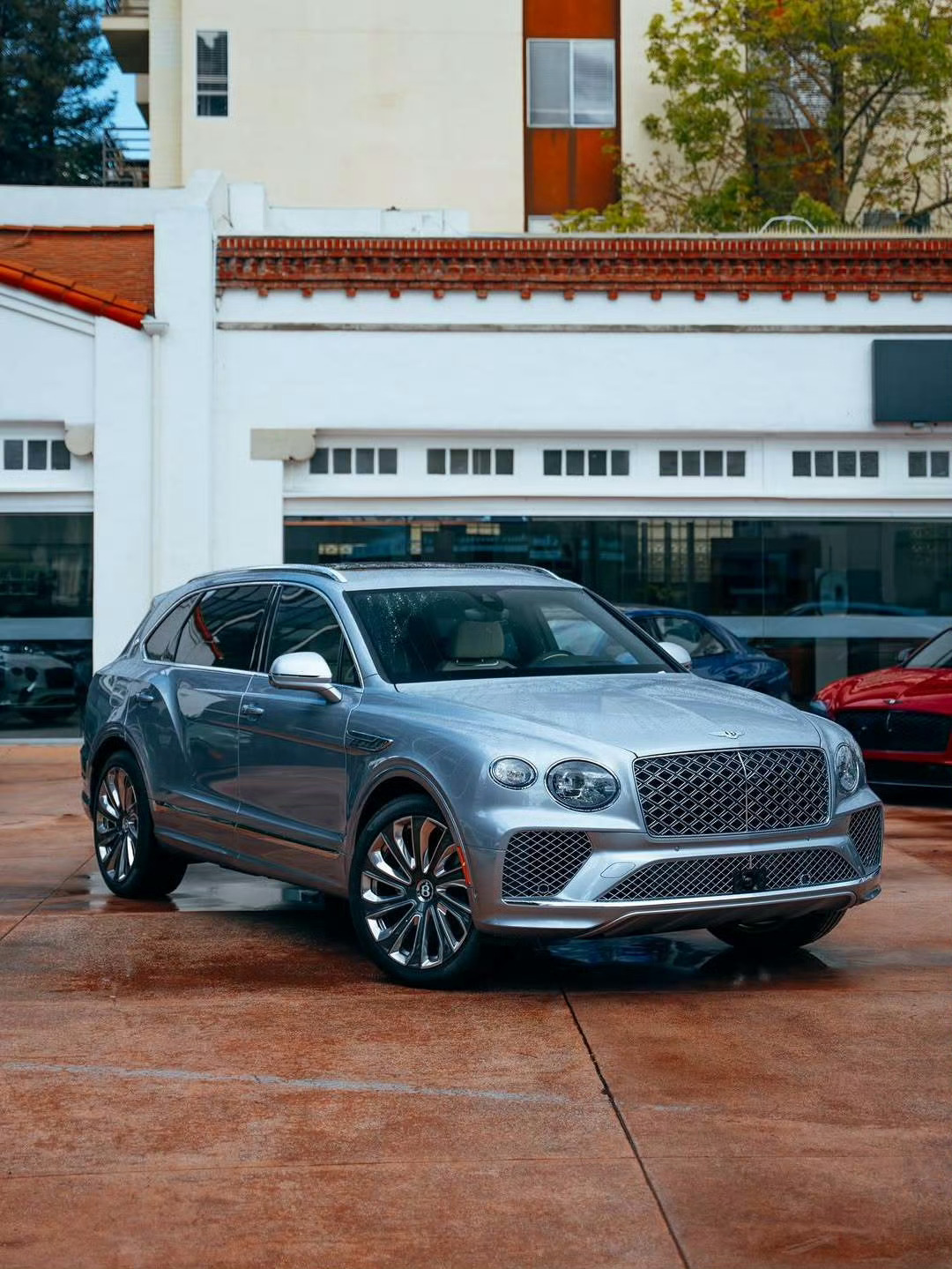 宾利 Bentayga EWB Mulliner 