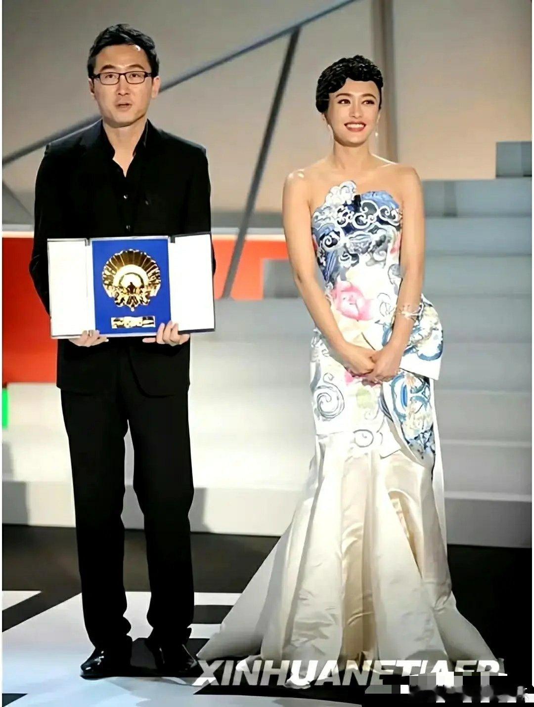 差点没认出来这是秦岚，在变美这条路上岚姐也走过弯路啊 ​​​
