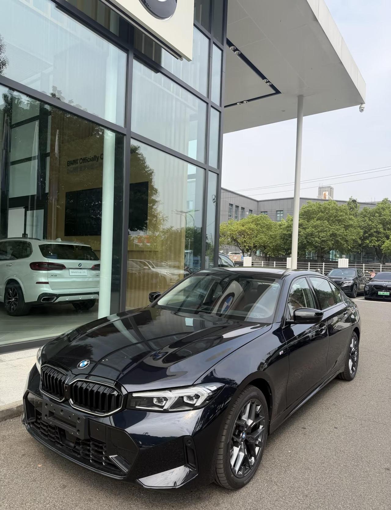 BMW-330Li耀夜套装交付🎉🎉🎉
成都宝马
宝马