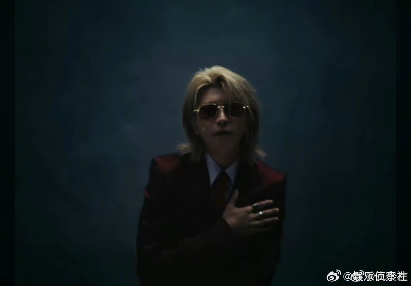看到了不一样的坤坤，好酷好飒啊～[好爱哦][好爱哦] ​​​