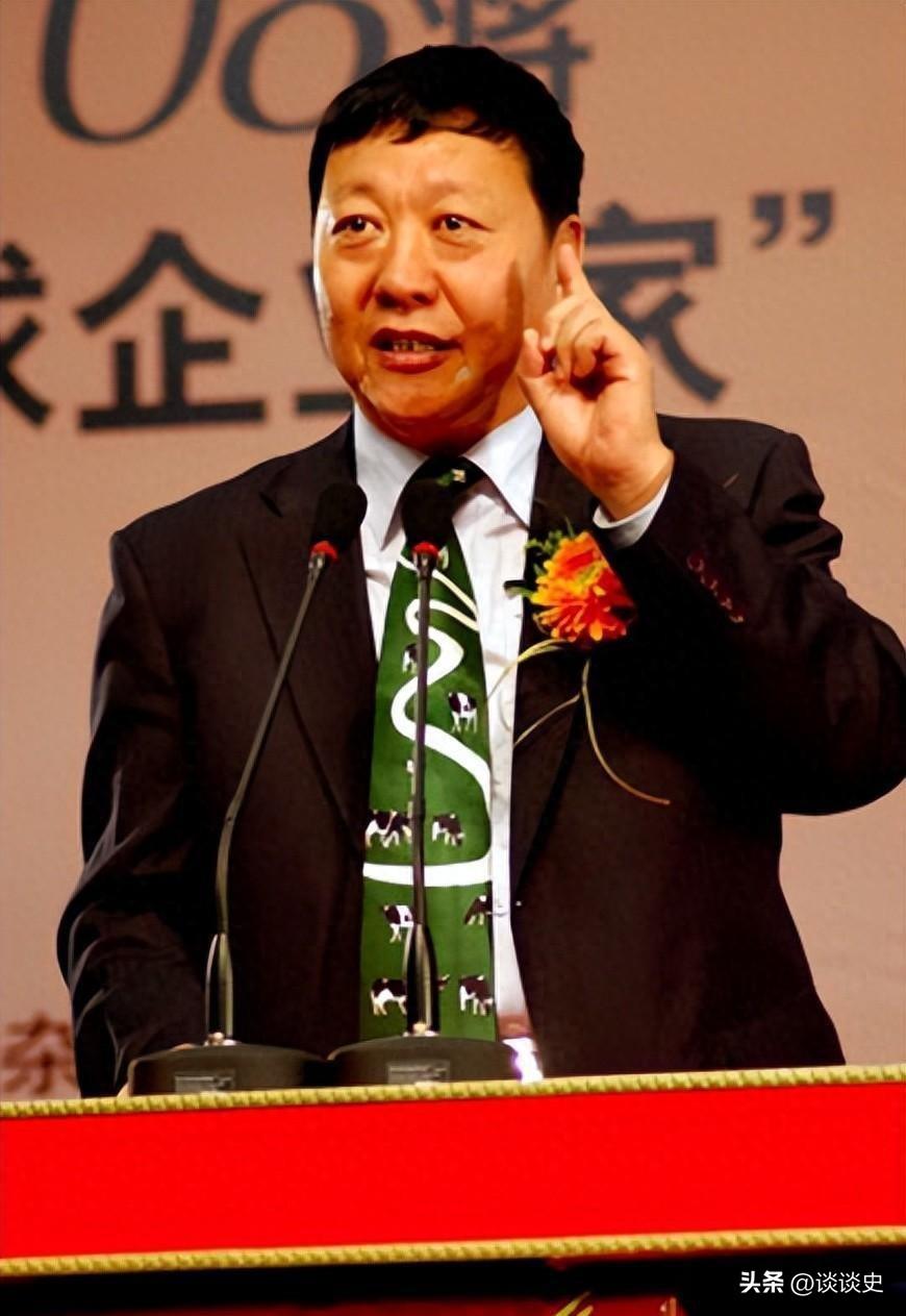 1998年，伊利董事长将副总牛根生赶出伊利。结果牛根生转头创办蒙牛，仅用8年就超