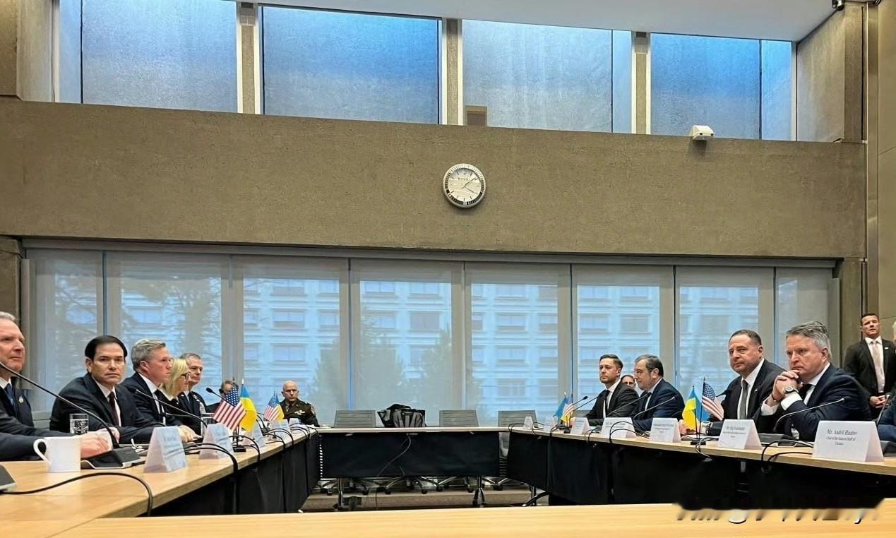 美乌两国于2025年11月23日在瑞士日内瓦举行了和平谈判，并发布了联合声明。双