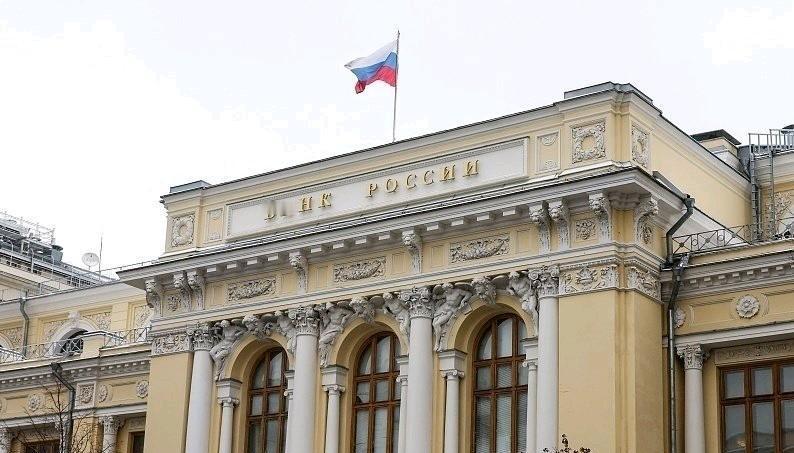 欧盟刚扣下俄罗斯2100亿，莫斯科反手就划走2300亿——用的不是导弹，是法庭传