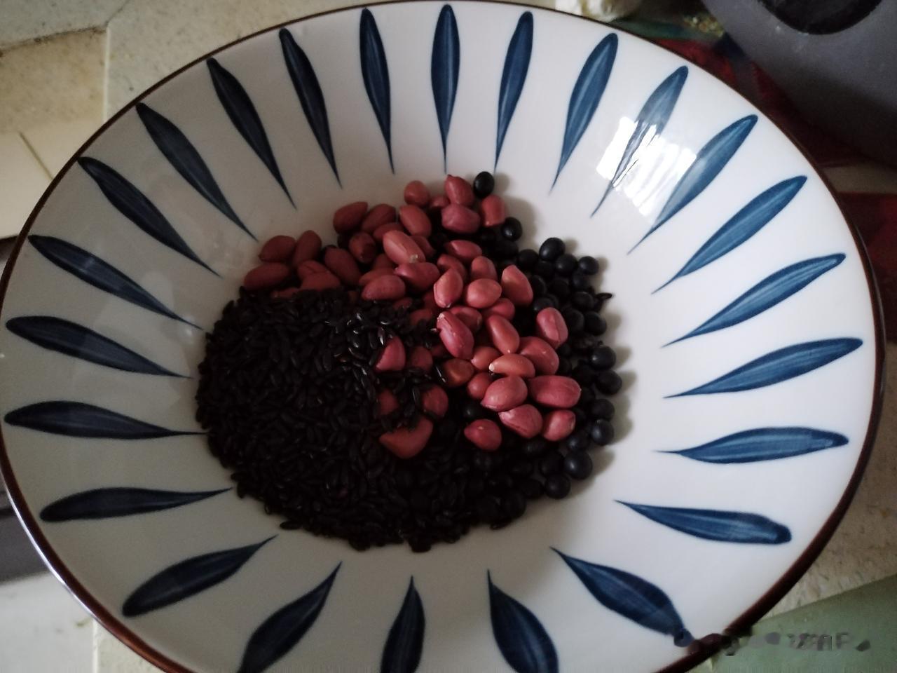 这易胖型体质很给粮食面子
最近体重终于位于80gk
还属于一个超重型体重
还经常
