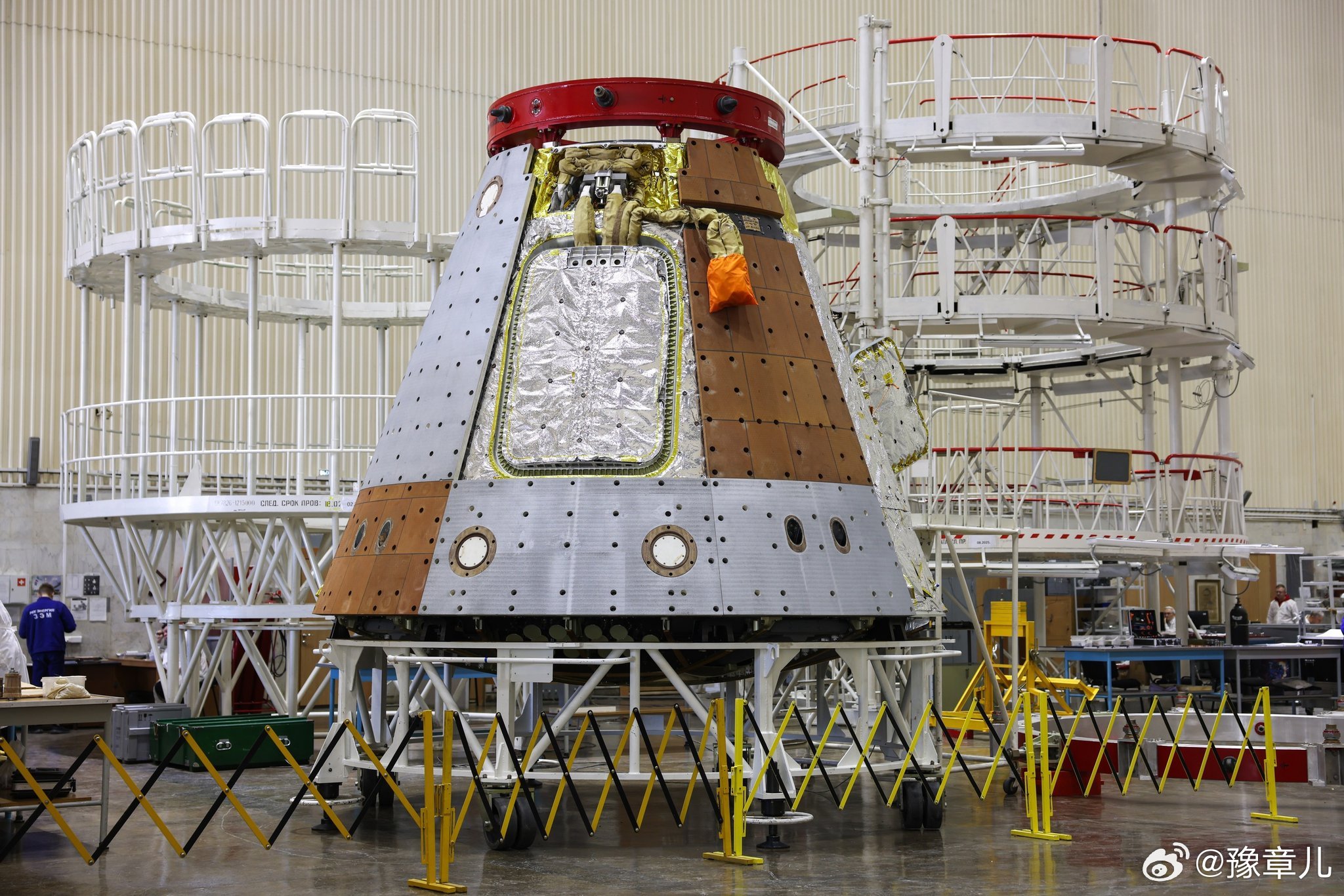 俄罗斯“鹰”式载人飞船准备近期开始伞降测试 