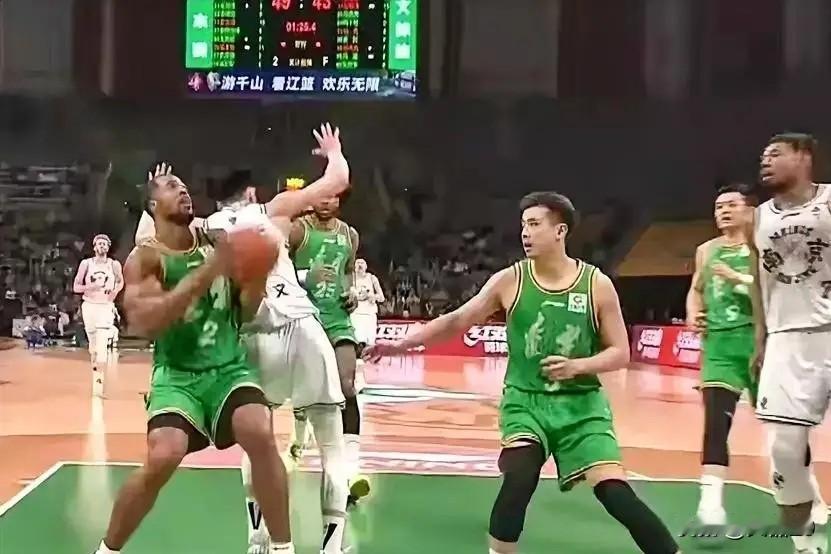 辽篮精神传承还有人！赵继伟+莱迪！

辽篮近年先后夺下四个CBA总冠军，并筑就了