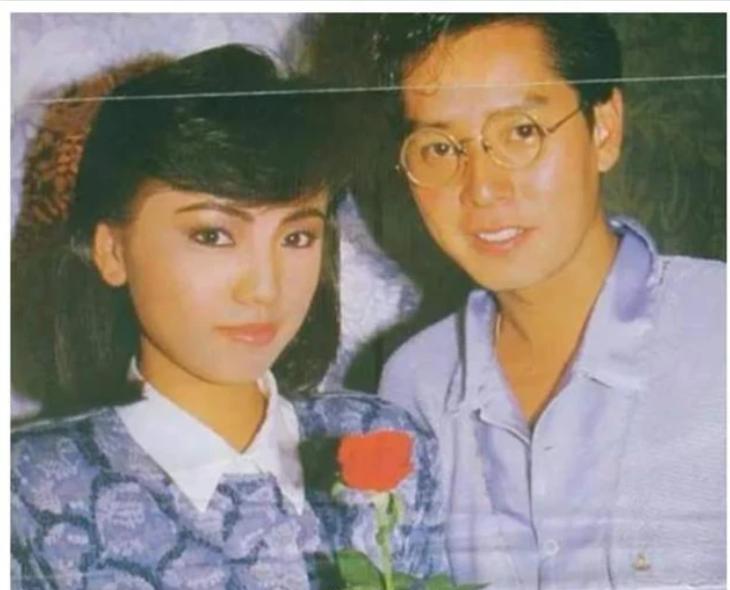 1996年，丁克的谭咏麟突然对妻子杨洁薇说：“我把10亿家产都给你，我要让儿子回