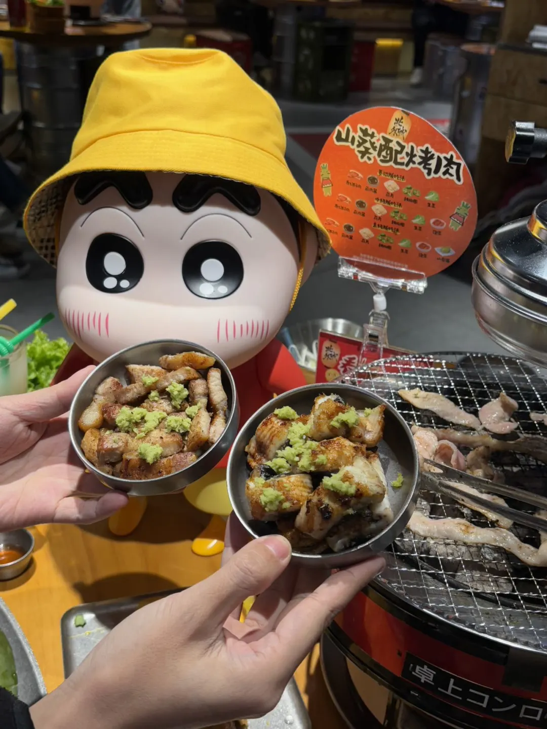 厦门！边看蜡笔小新边吃烤肉🍖好有氛围！！