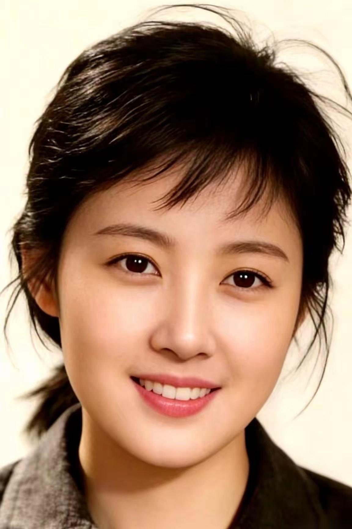 父母不在了，所谓的“娘家”，其实就变成了“哥家”或“弟家”。
这话，有点凉薄，但