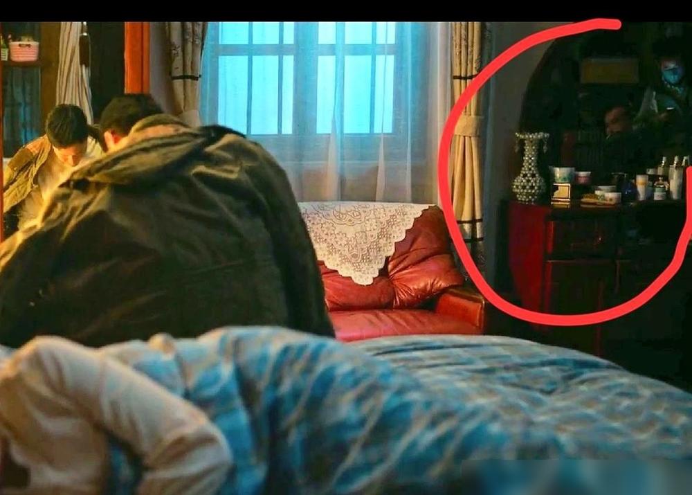 大半夜追《罚罪2》，我发誓，那一刻我瞌睡都吓没了。就王传君演的那个刘天也，和他老