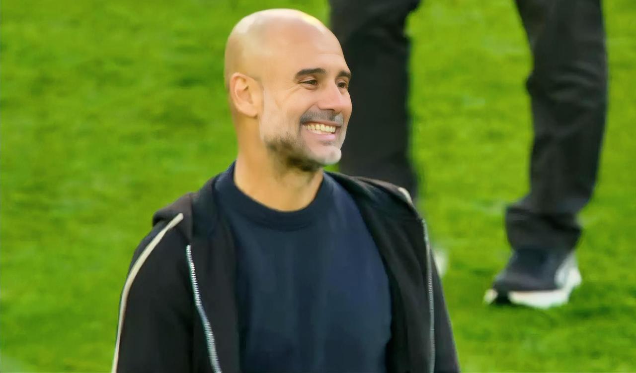 英超联赛第五轮，曼城客场1：1战平阿森纳，瓜迪奥拉生平第一次体会到了穆里尼奥的苦