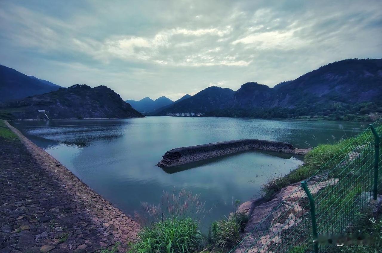 紧急预警！8月8日10时天台里石门水库开闸预泄，迎战台风“白海豚”

受13号台