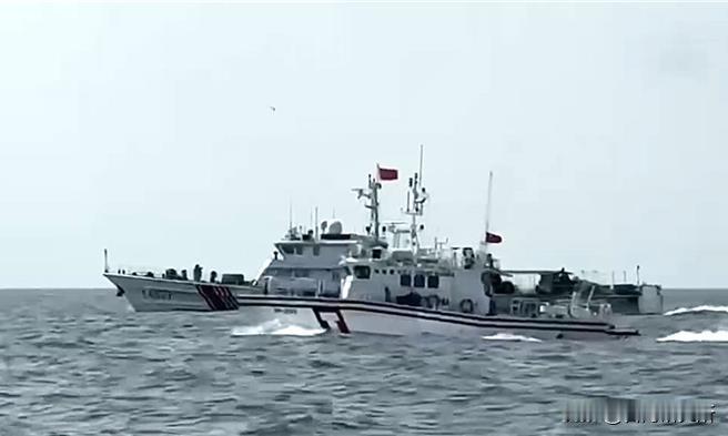 台湾对大陆海警使用英文广播

今天上午
大陆四艘海警船到了金门岛南部
是的，不是