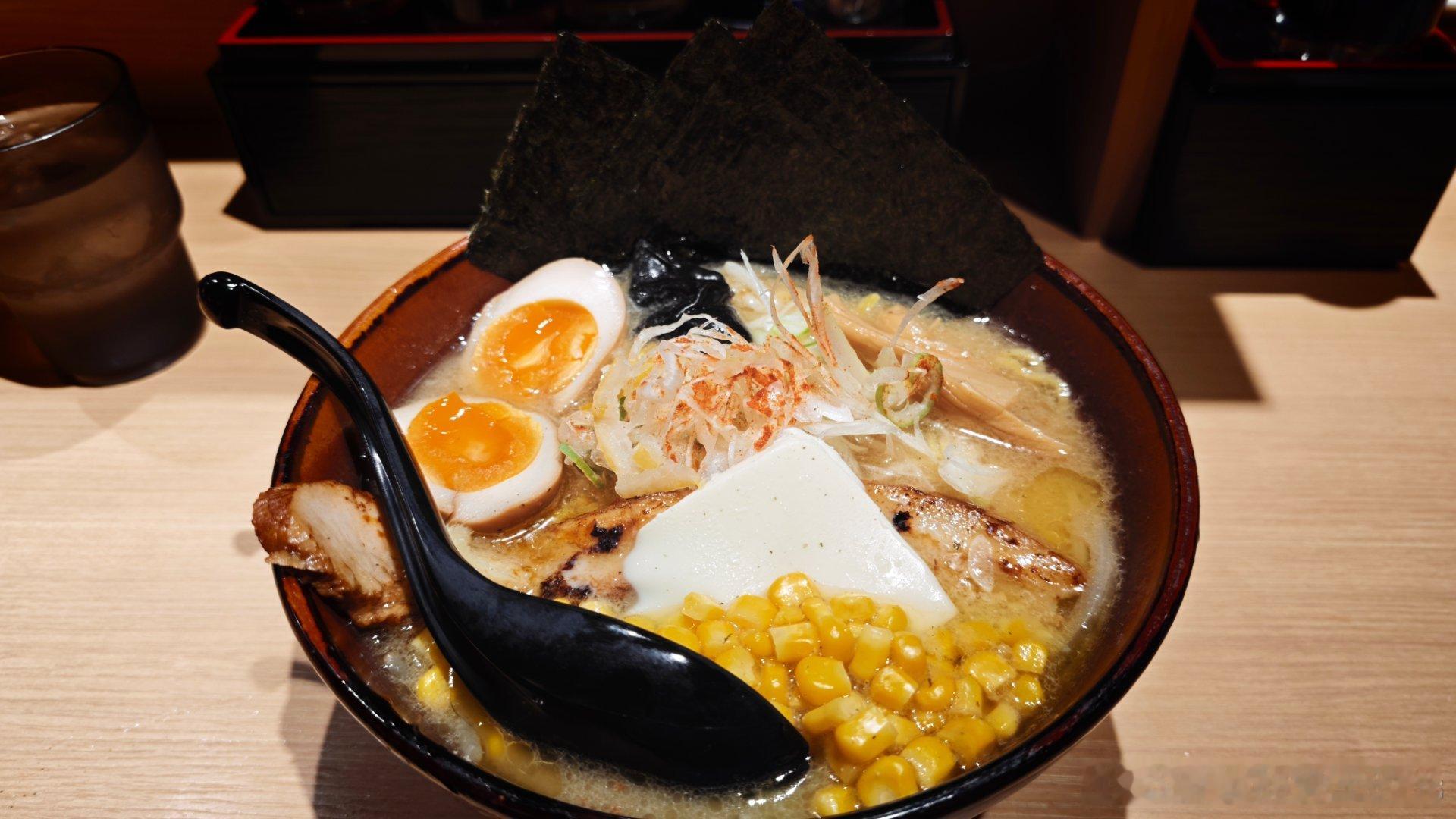 日式拉面，香，咸。白话好吃的  ​​​