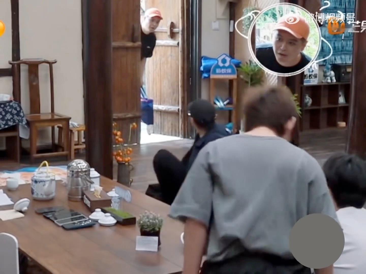 吓一跳哈哈哈哈哈哈 