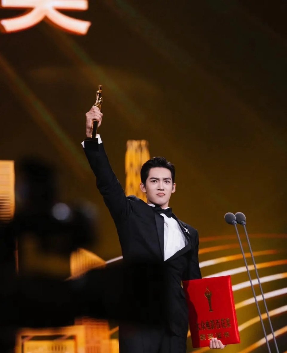 于适算不算95生top？第一个得主流奖的 ​​​