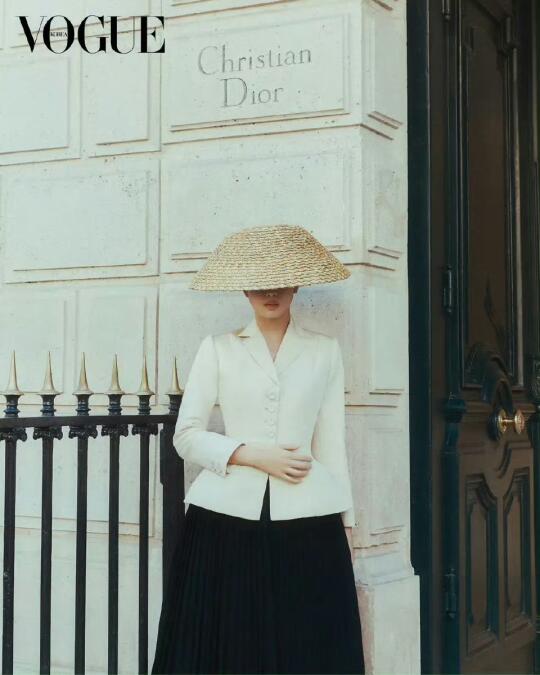 金智秀  X VOGUE Korea 四月刊画报