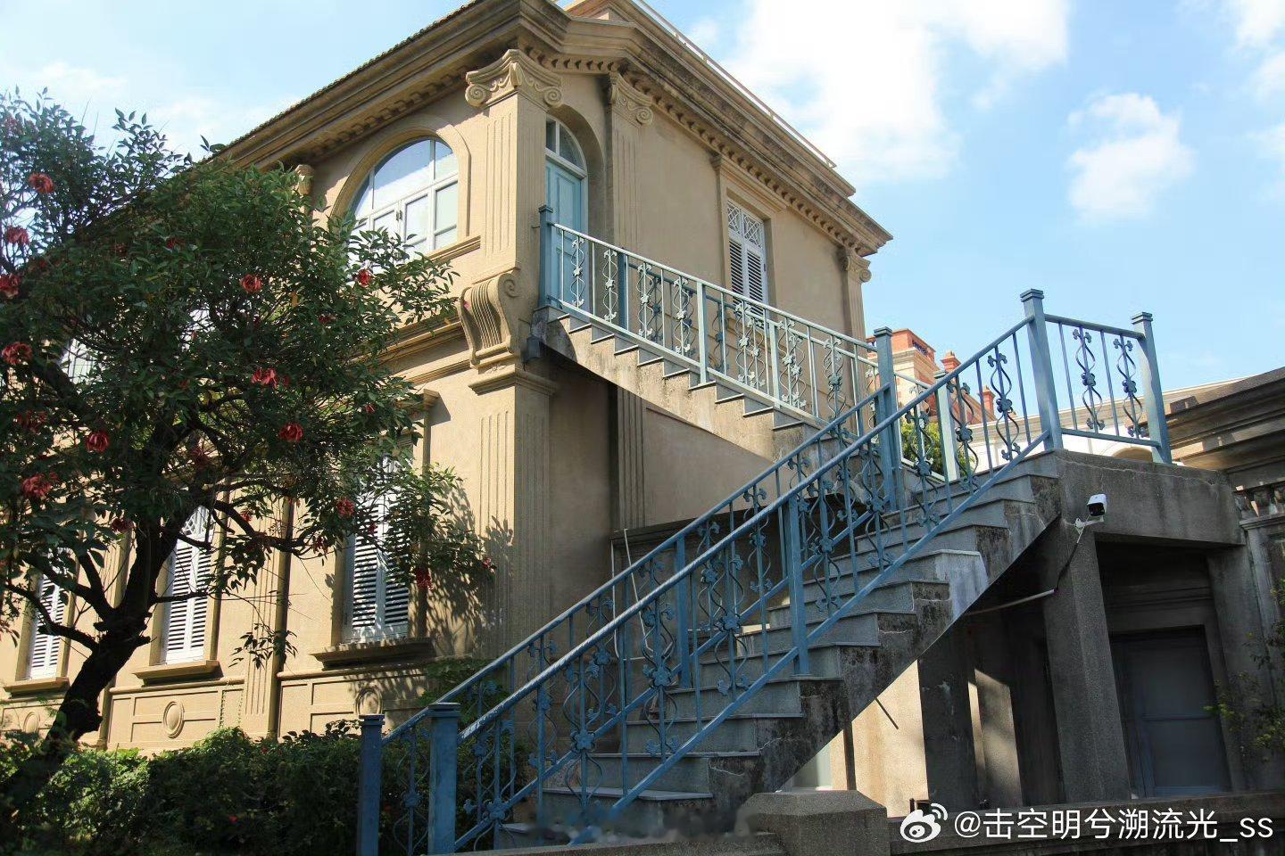  打卡拍照只是入门体验！来这里才是鼓浪屿的高级玩法，寻老洋房、追海边日落，探寻藏