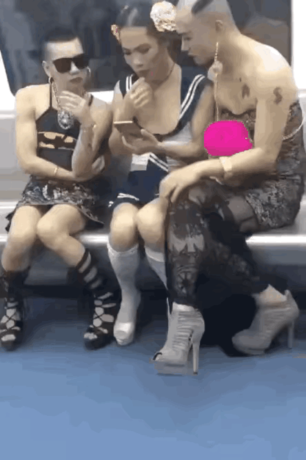 够瘆人的显眼包[奸笑][奸笑]
