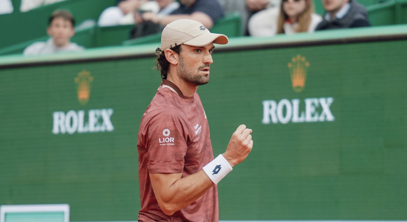 网坛风云 去年大师赛夺冠后，表弟瓦舍罗首次迎来家乡赛事，5-7/6-2/6-1逆