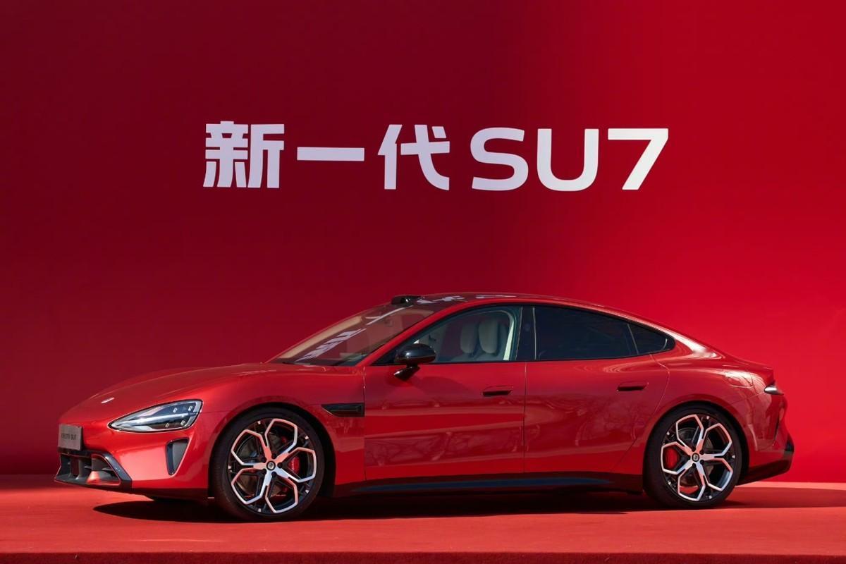 安全为先，小米新SU7门把手升级，智能车回归本质
 
雷军在小米汽车工厂直播中公