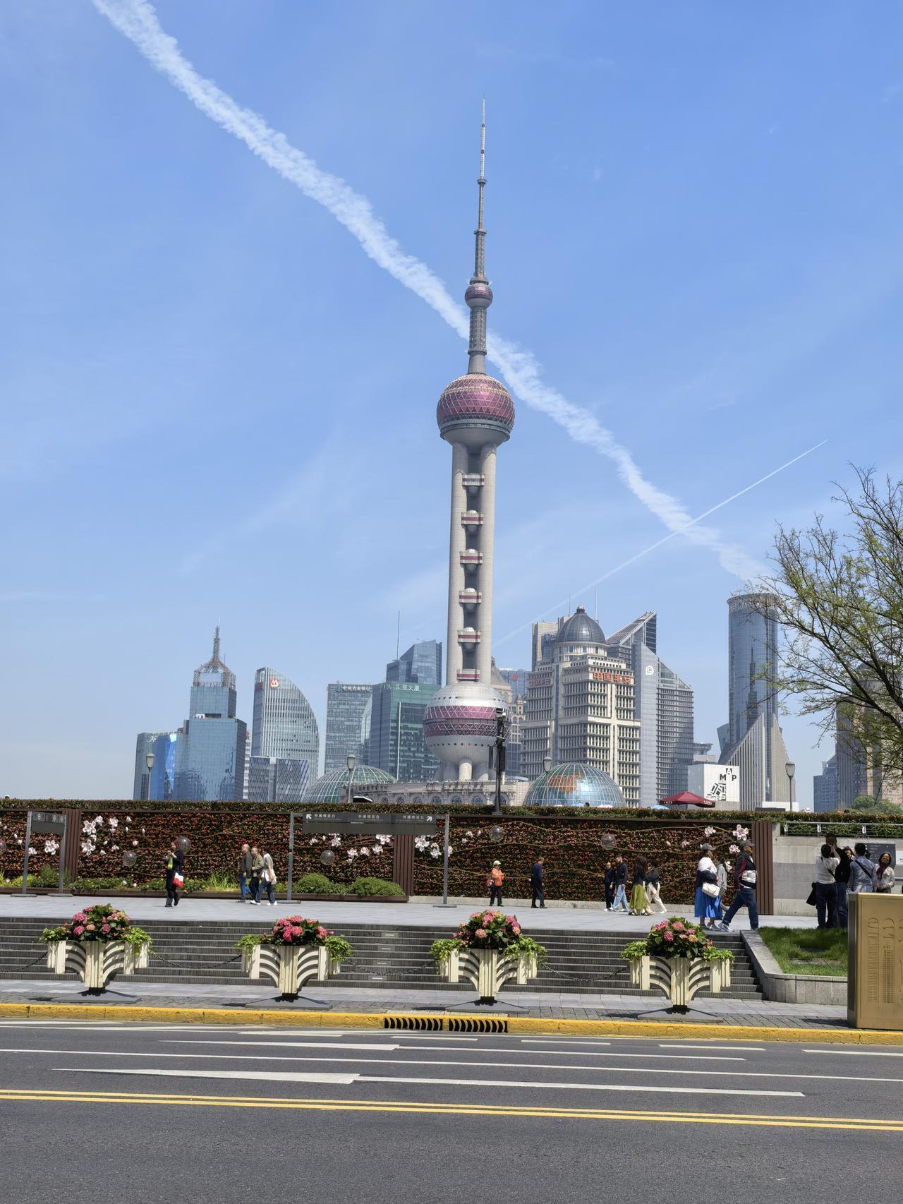 特变电工A股今日走势情况及展望

一、2026年4月15日行情表现

今日特变电