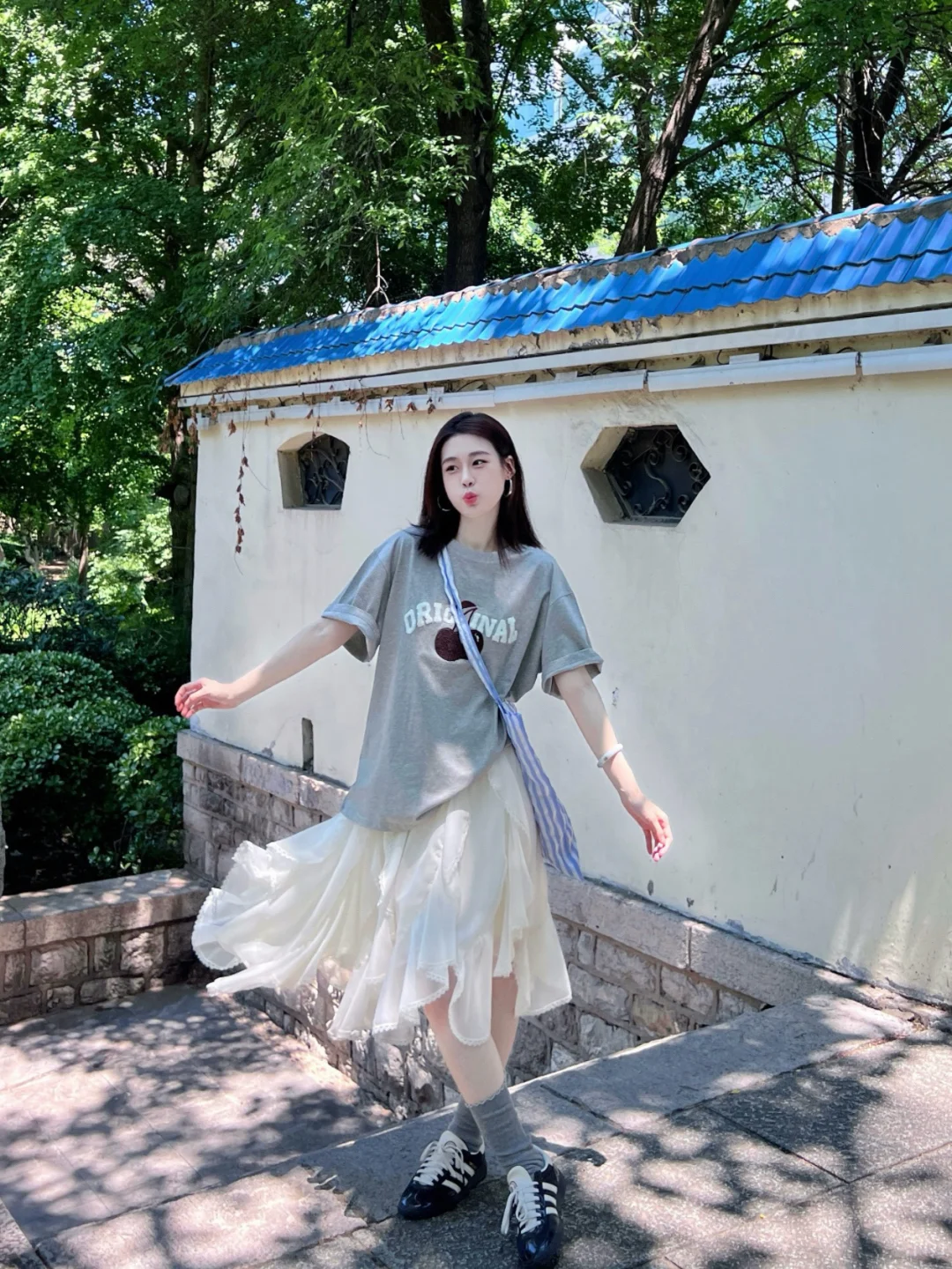 胶片🎞️简单干净出个门 白裙飞扬的夏天🍃～