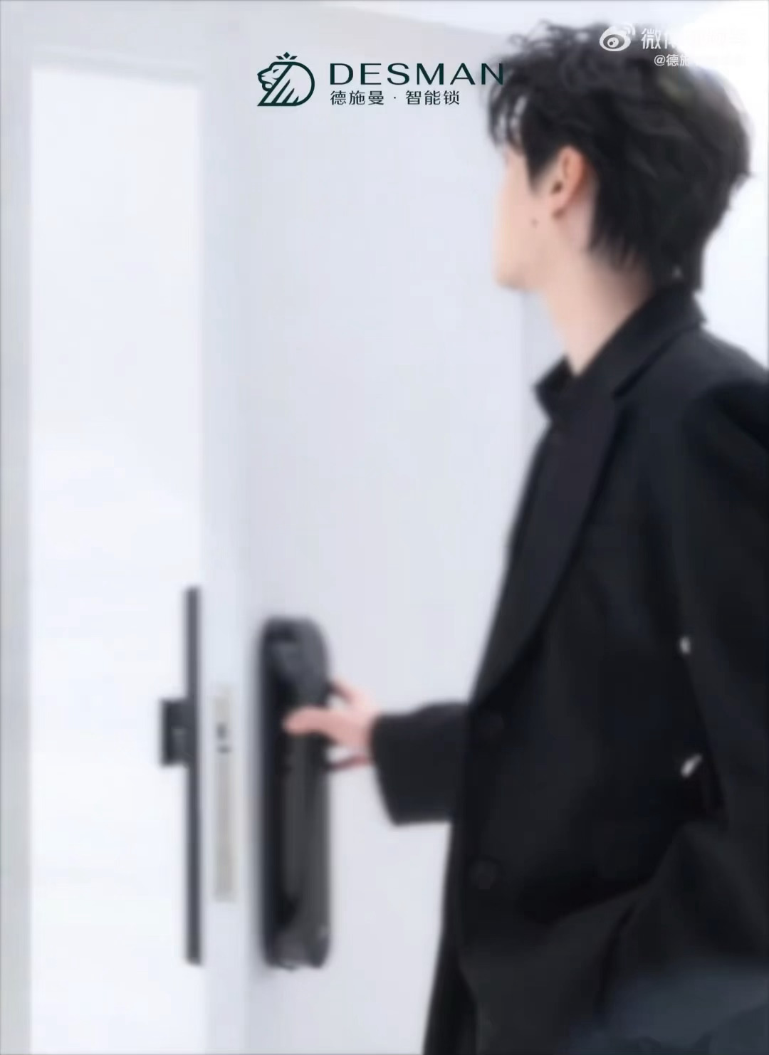 田栩宁代言德施曼田栩宁德施曼智能生活代言人预热，肩宽腰窄双开门太绝啦，期待明天