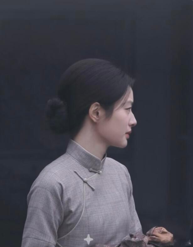 徐若晗追剧团教丞磊撒娇 追剧团名场面打卡！徐若晗手把手示范撒娇，丞磊努力跟上节奏
