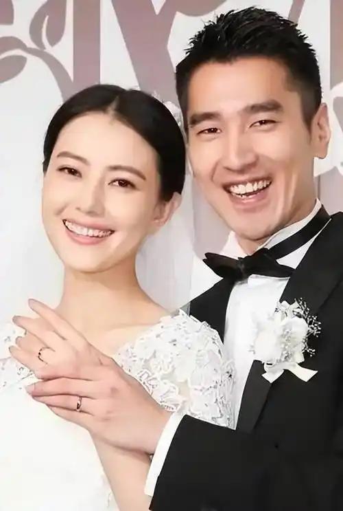 一开始觉得赵又廷演的何韩很让人厌恶，后来才觉得这个角色其实很好，不仅有才，还很正