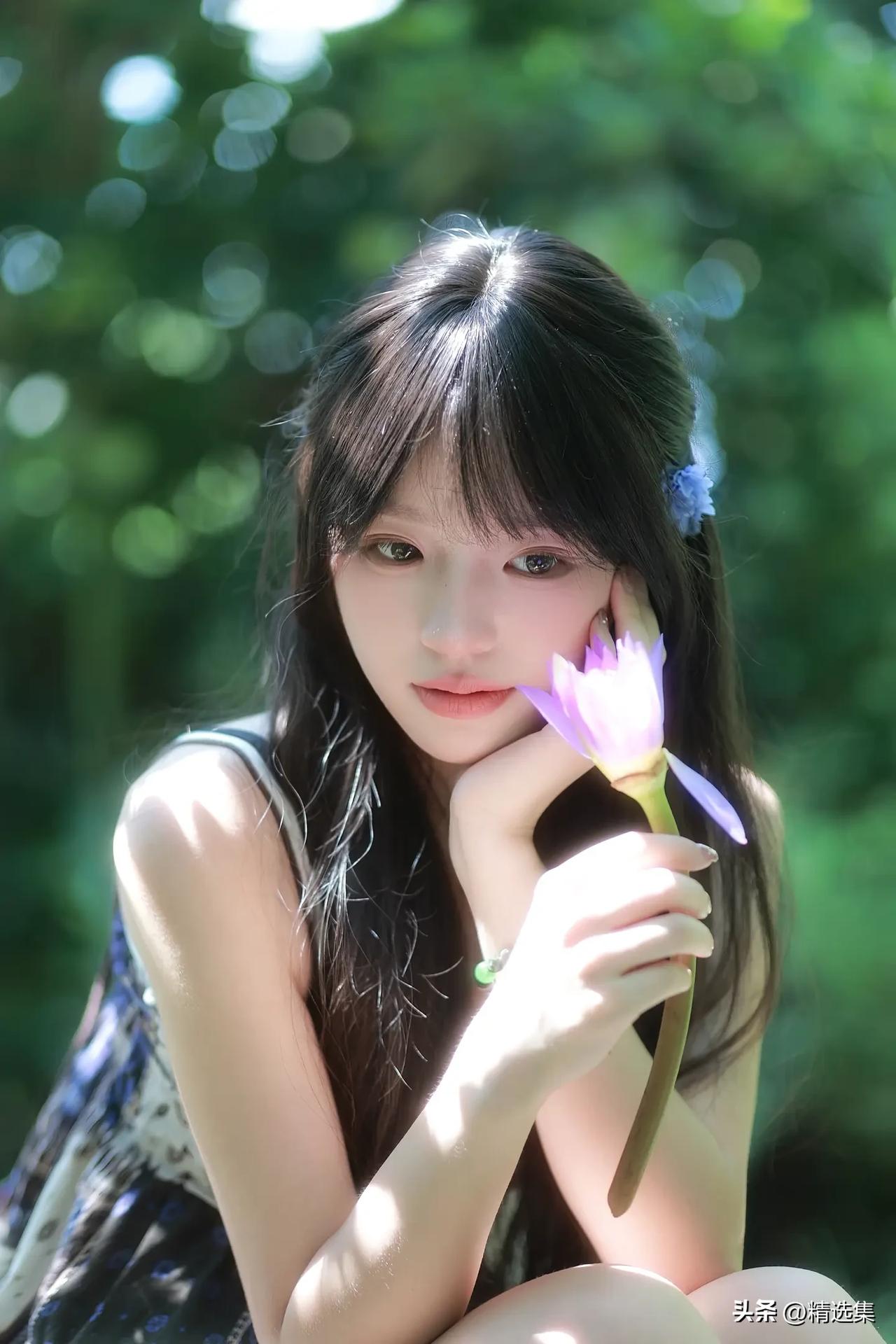 高颜值、出众气质、自信姿态、时尚穿搭等所展现出的美。美丽是一种整体氛围感，唯有修